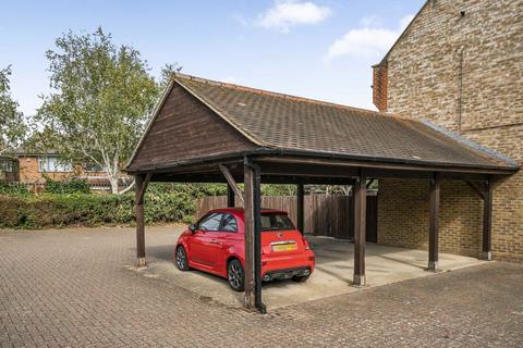 2 bedroom maisonette for sale, Thames Street, Sunbury-On-Thames TW16