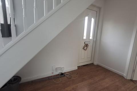 3 bedroom semi-detached house to rent, Lansbury Road, Mansfield NG21