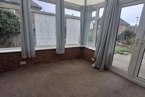 3 bedroom semi-detached house to rent, Lansbury Road, Mansfield NG21