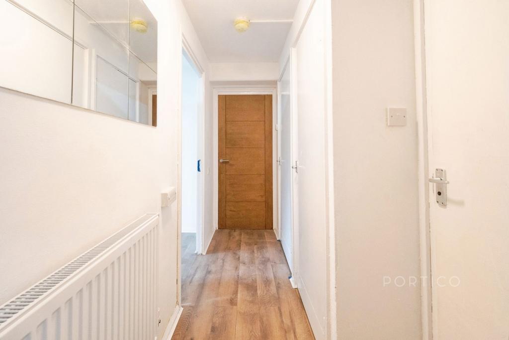 Apartment in London, Leytonstone - View 5