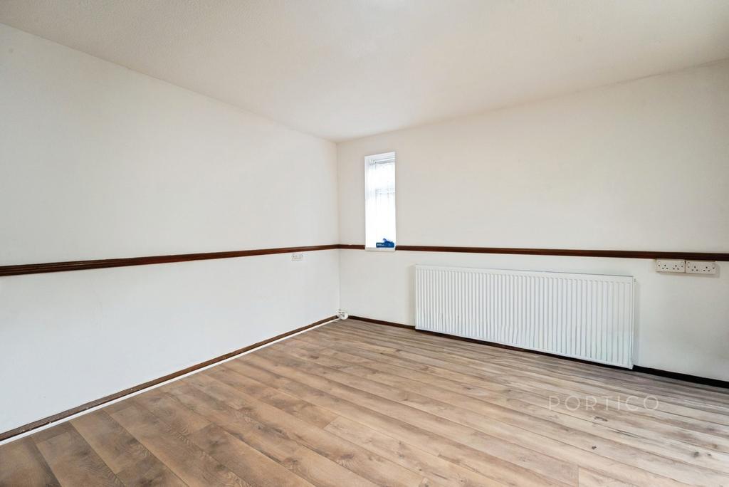 Apartment in London, Leytonstone - View 4