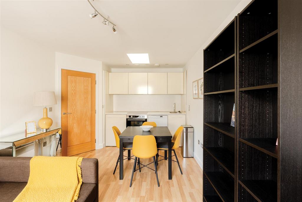 Apartment in Bristol - View 4