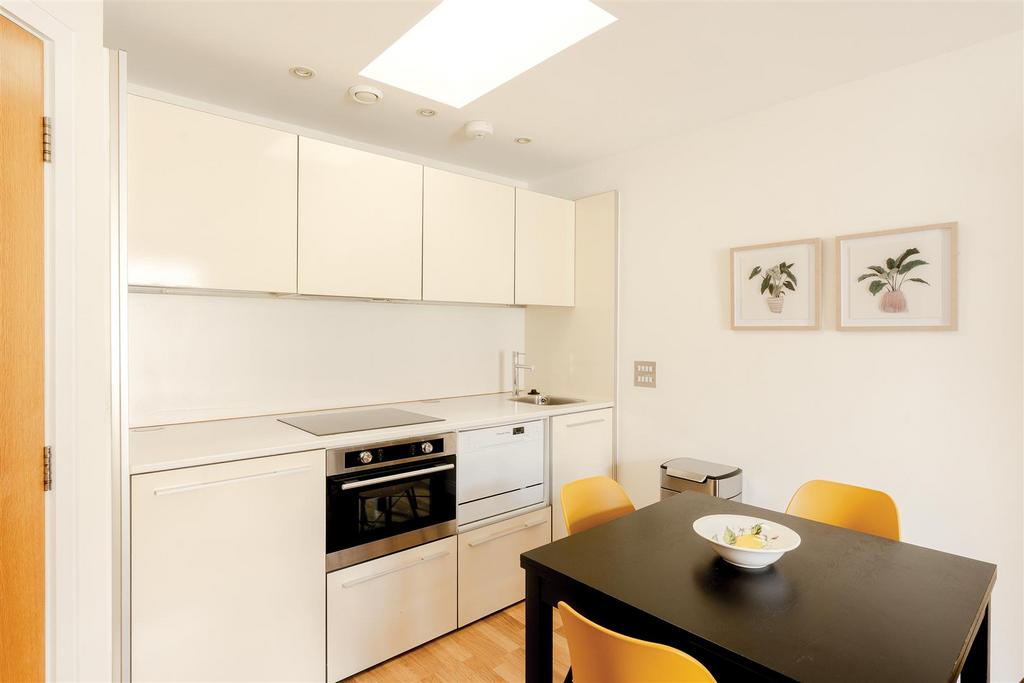 Apartment in Bristol - View 5