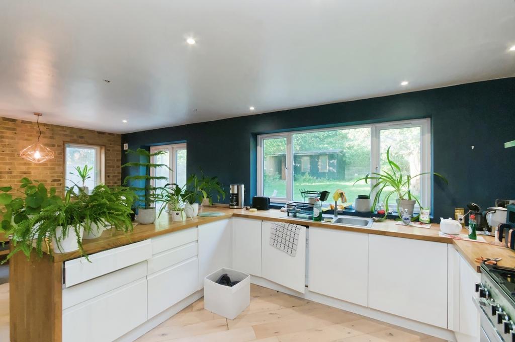 House in Brighton, Whitehawk - View 4