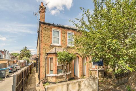 3 bedroom flat to rent, Chatham Road, Kingston Upon Thames KT1