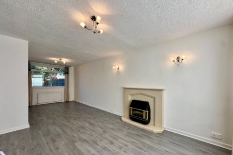 3 bedroom semi-detached house to rent, Rosewood Avenue, Manchester, M43