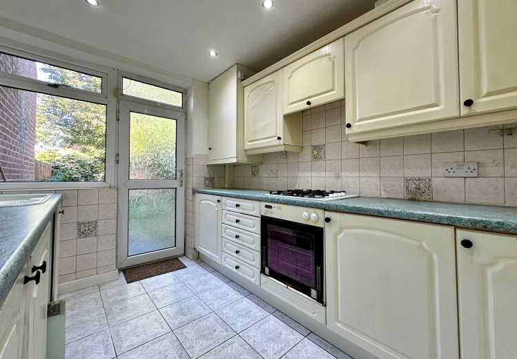 House in Tameside, Greater Manchester - View 4