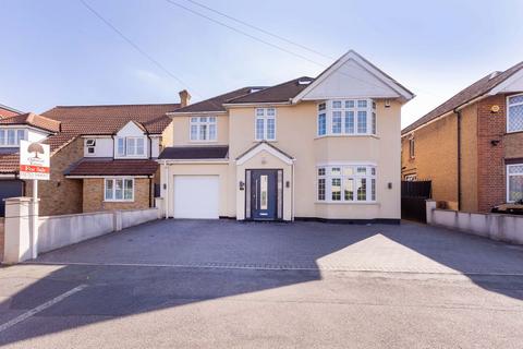 5 bedroom detached house for sale, Lascelles Road, Langley SL3