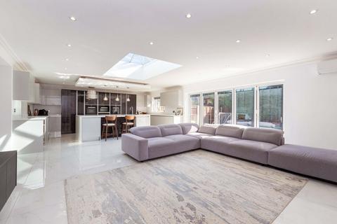 5 bedroom detached house for sale, Lascelles Road, Langley SL3