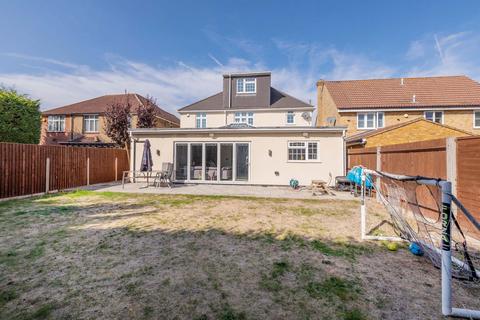 5 bedroom detached house for sale, Lascelles Road, Langley SL3