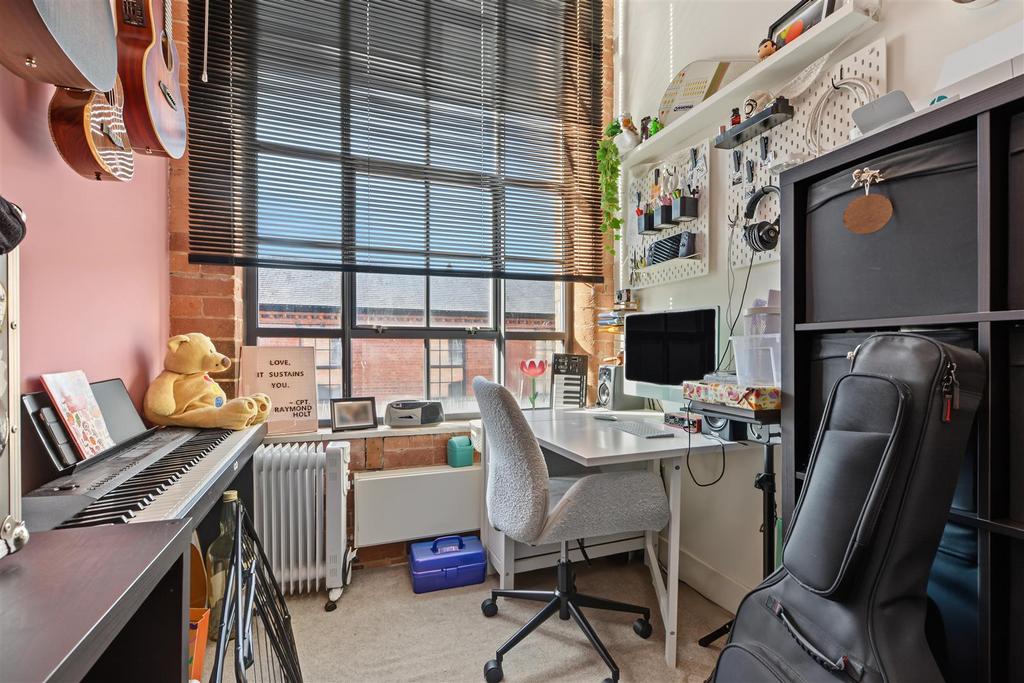 Apartment in Nottingham - More