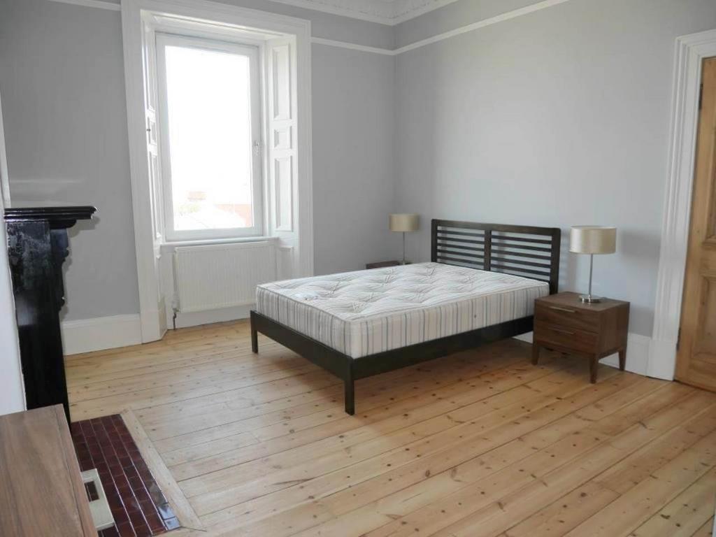 Apartment in Edinburgh - View 4