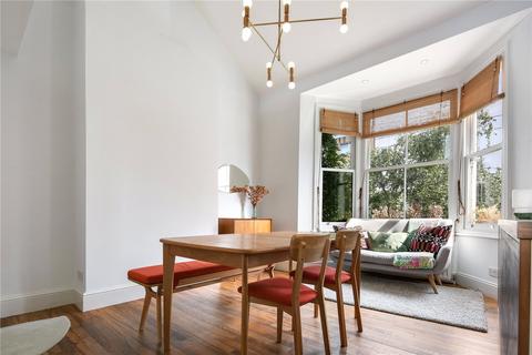 3 bedroom flat for sale, Richmond Road, Hackney, London, E8