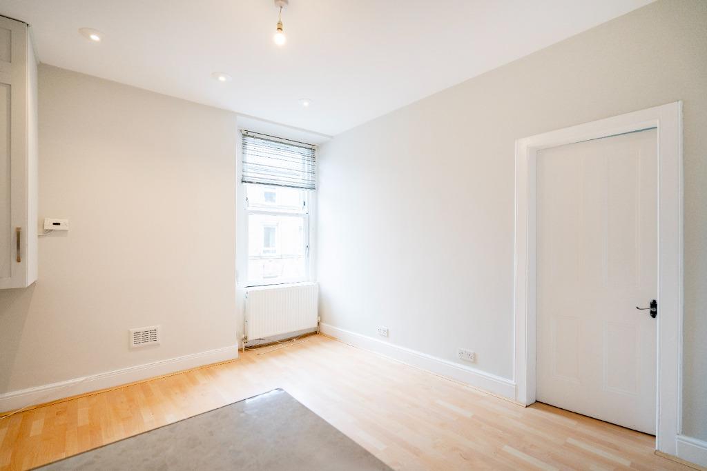 Apartment in Edinburgh - View 2