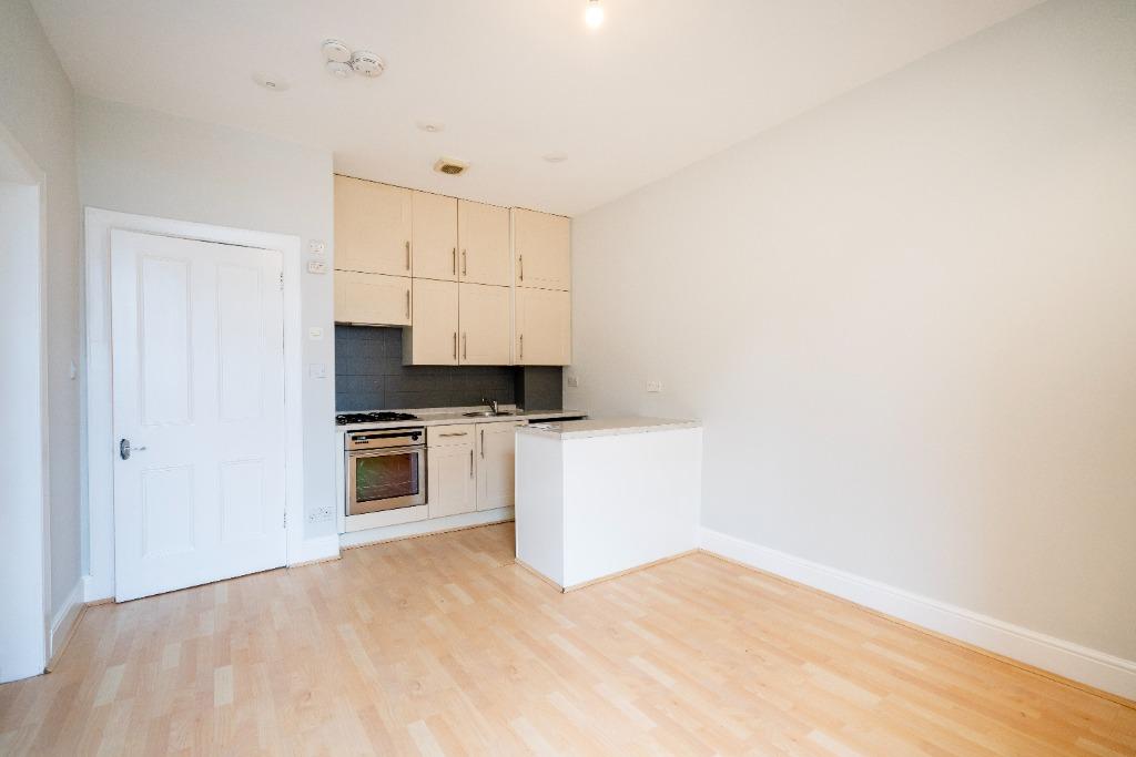 Apartment in Edinburgh - View 3
