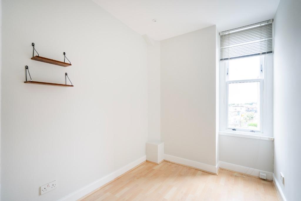 Apartment in Edinburgh - More