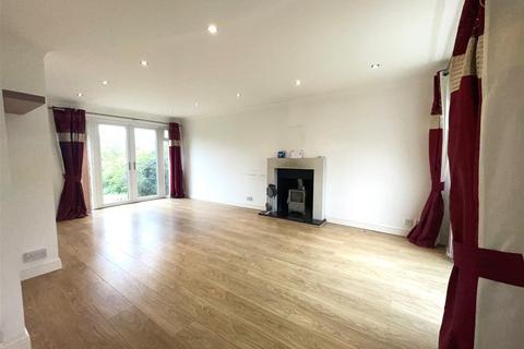 3 bedroom detached house to rent, Oxted Rise, Oadby, Leicester, LE2