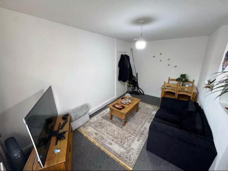 Apartment in Harborne - View 5