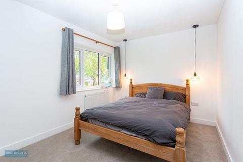 3 bedroom terraced house to rent, Darby Way, Somerset TA4