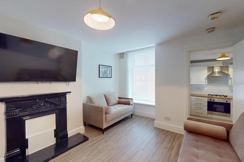 3 bedroom flat to rent, 382 Wilmslow Road, Manchester M20