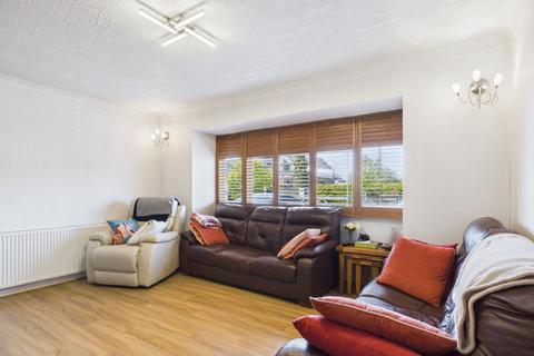 5 bedroom detached house for sale, Park Avenue, Wraysbury, Berkshire, TW19