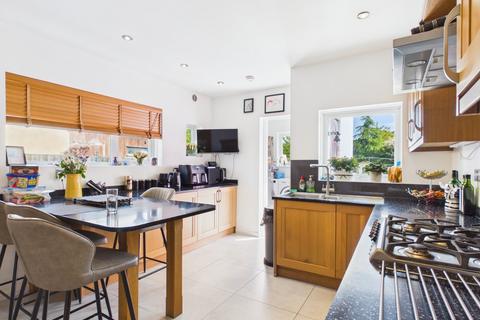 5 bedroom detached house for sale, Park Avenue, Wraysbury, Berkshire, TW19