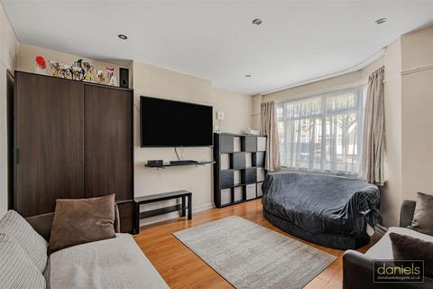 3 bedroom end of terrace house for sale, Greenbank Avenue, Wembley