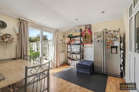 3 bedroom end of terrace house for sale, Greenbank Avenue, Wembley