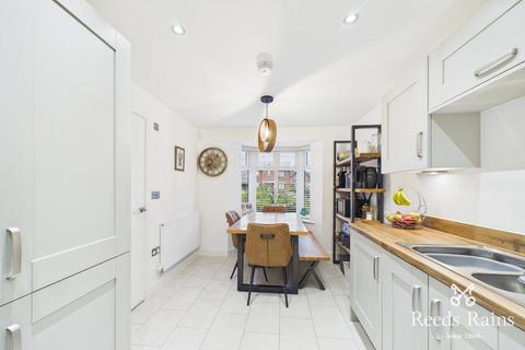 4 bedroom semi-detached house for sale, Ryton Place, Lancashire PR25
