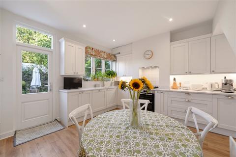 2 bedroom house for sale, Wycliffe Road, SW11