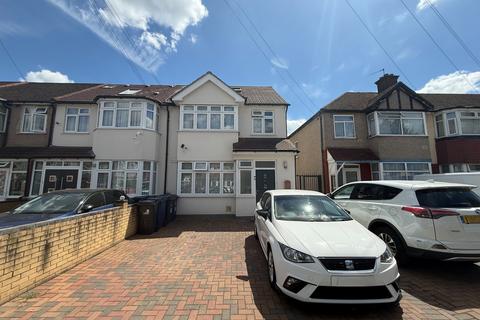 2 bedroom flat to rent, 68, GREENLAND CRESCENT, UB2