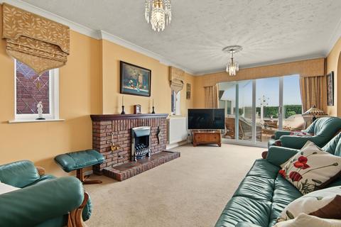2 bedroom detached bungalow for sale, Norwich Close, Nuneaton, CV11