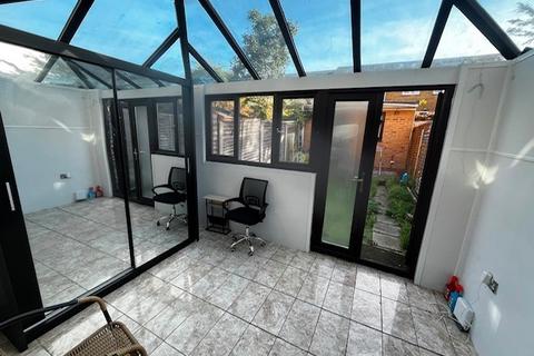 2 bedroom house to rent, Princes Road, ROMFORD, RM1