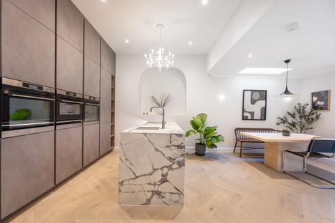 4 bedroom terraced house to rent, Riffel Road , NW2, Willesden Green, London, NW2