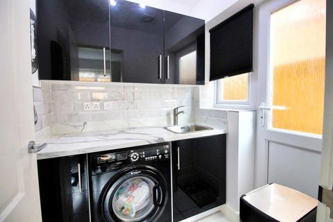 4 bedroom detached house to rent, Carlton Way, Treeton