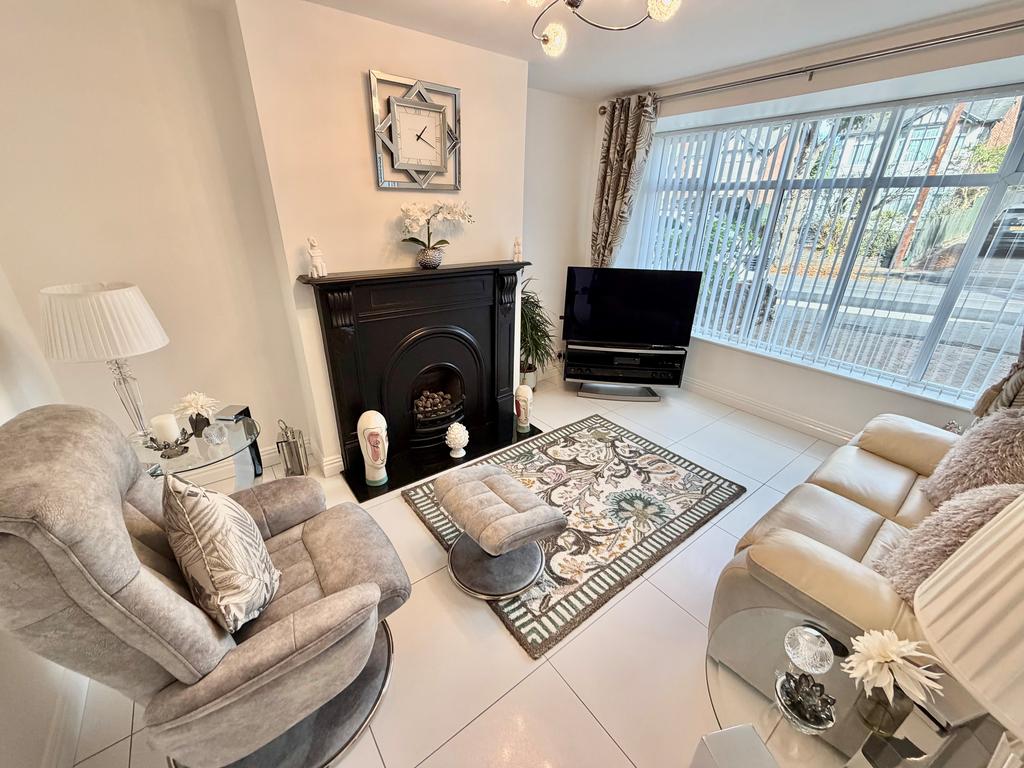 House in Gedling, Nottinghamshire - View 2