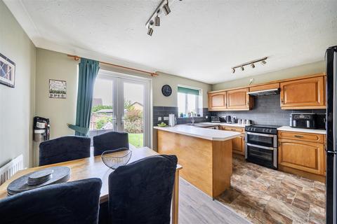 3 bedroom detached house for sale, Hilltop Drive, Oakham LE15