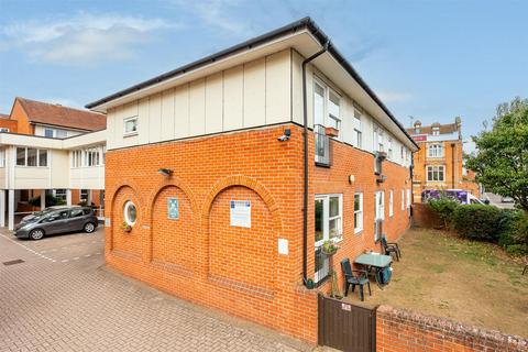 1 bedroom flat for sale, Chauncy Court, Hertford SG14