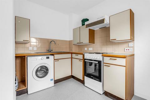 1 bedroom flat for sale, Chauncy Court, Hertford SG14