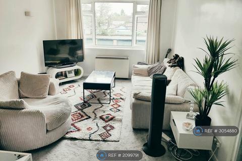 1 bedroom in a flat share to rent, Charles Court, Leicester, LE2