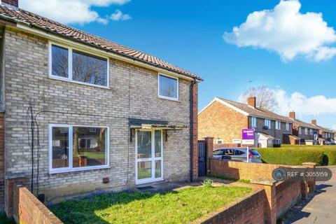 3 bedroom end of terrace house to rent, Glastonbury Road, Corby, NN18