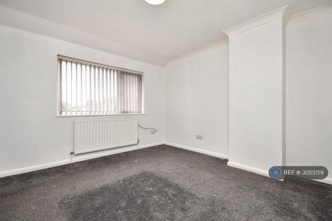 3 bedroom end of terrace house to rent, Glastonbury Road, Corby, NN18