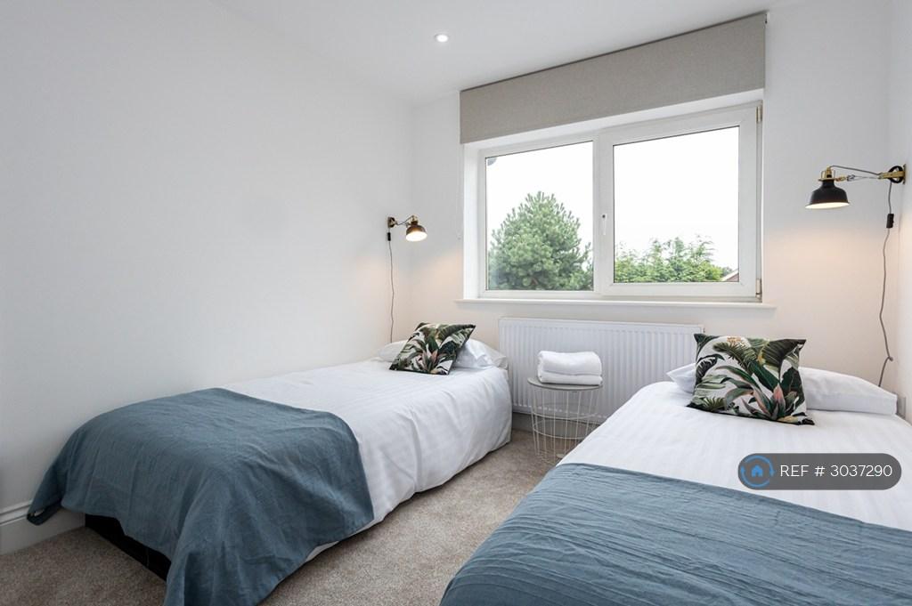 House in Salford, Greater Manchester - View 3