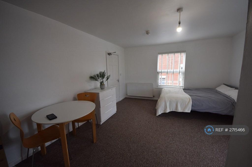 Apartment in Reading, Katesgrove - View 3