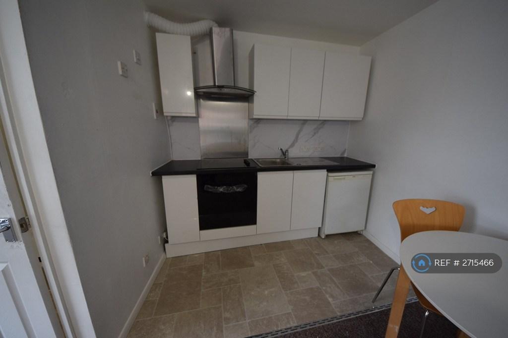 Apartment in Reading, Katesgrove - View 4