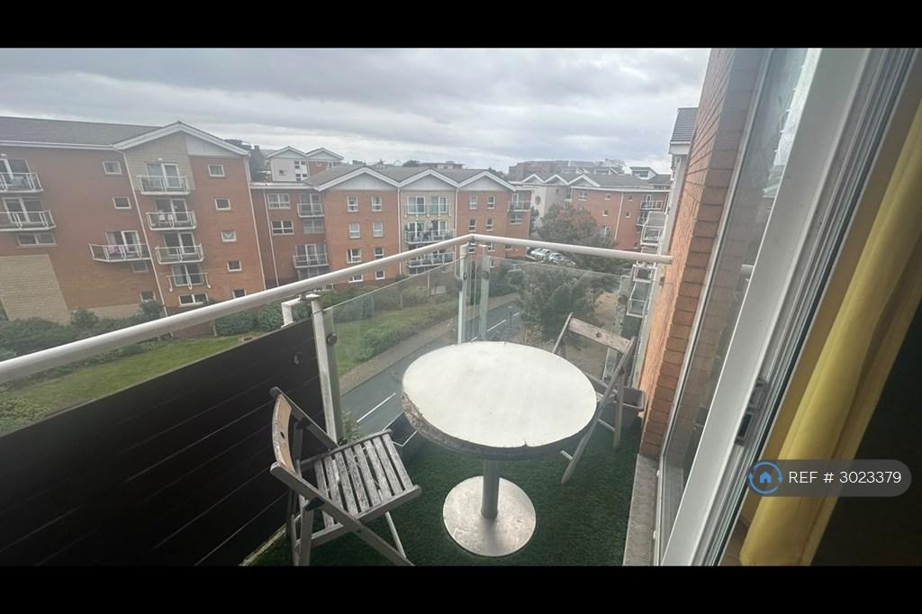 Apartment in Cardiff - View 2