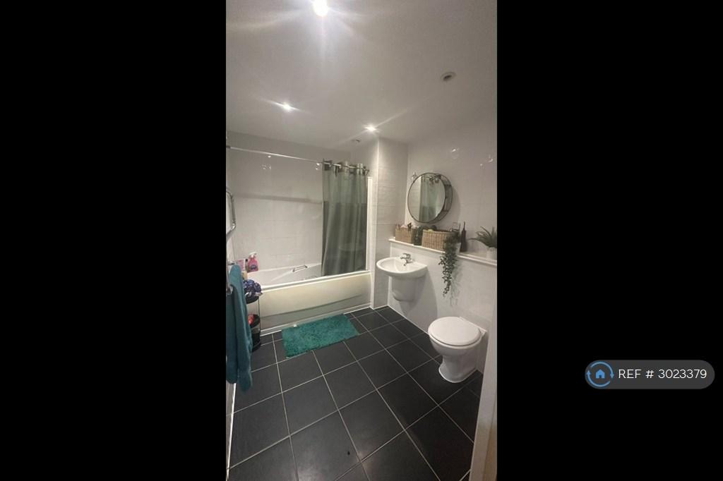 Apartment in Cardiff - More