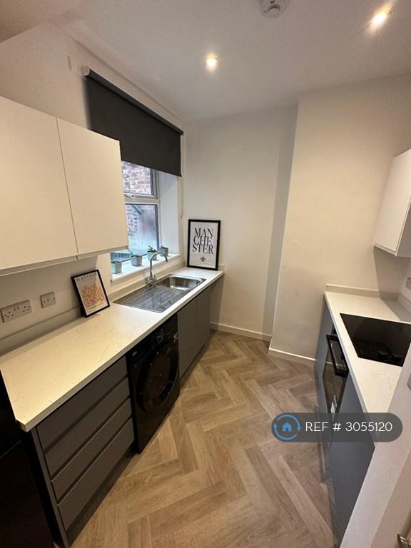 Apartment in Manchester, Chorlton-cum-Hardy - View 4