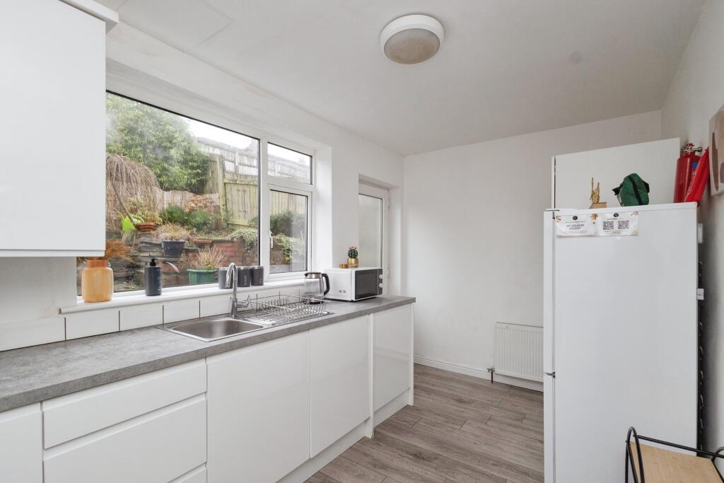 House in Caldecott Road - View 5