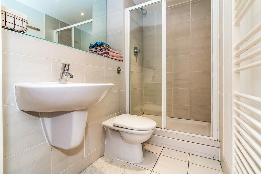 Apartment in Greater Manchester - More